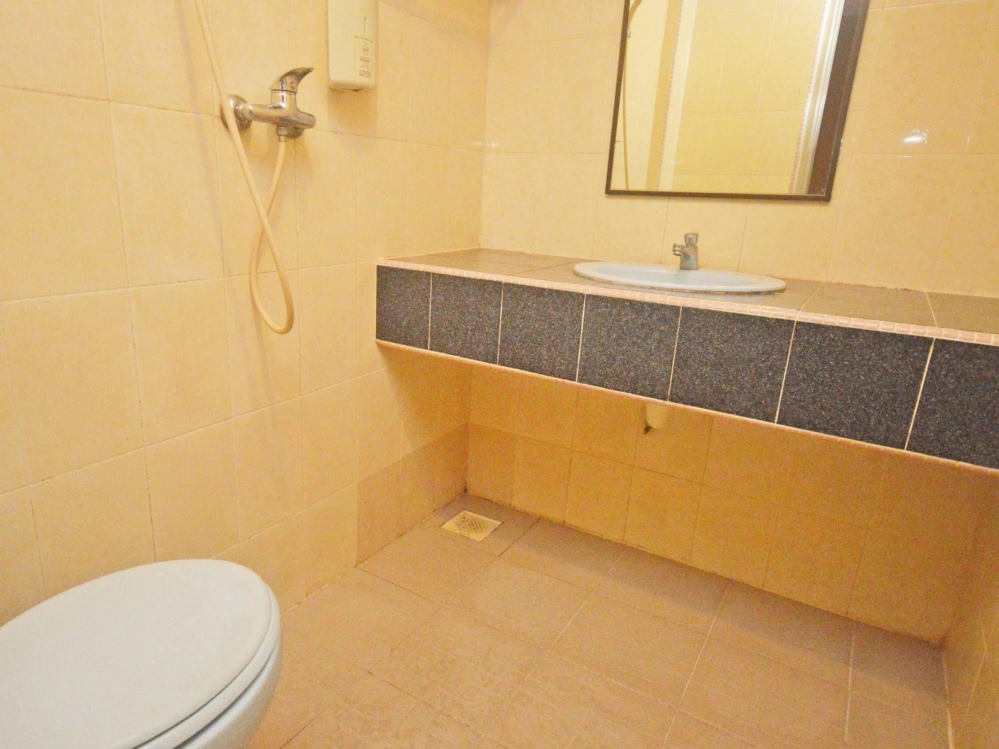 Nida Rooms Nagoya Business Center Batam Экстерьер фото