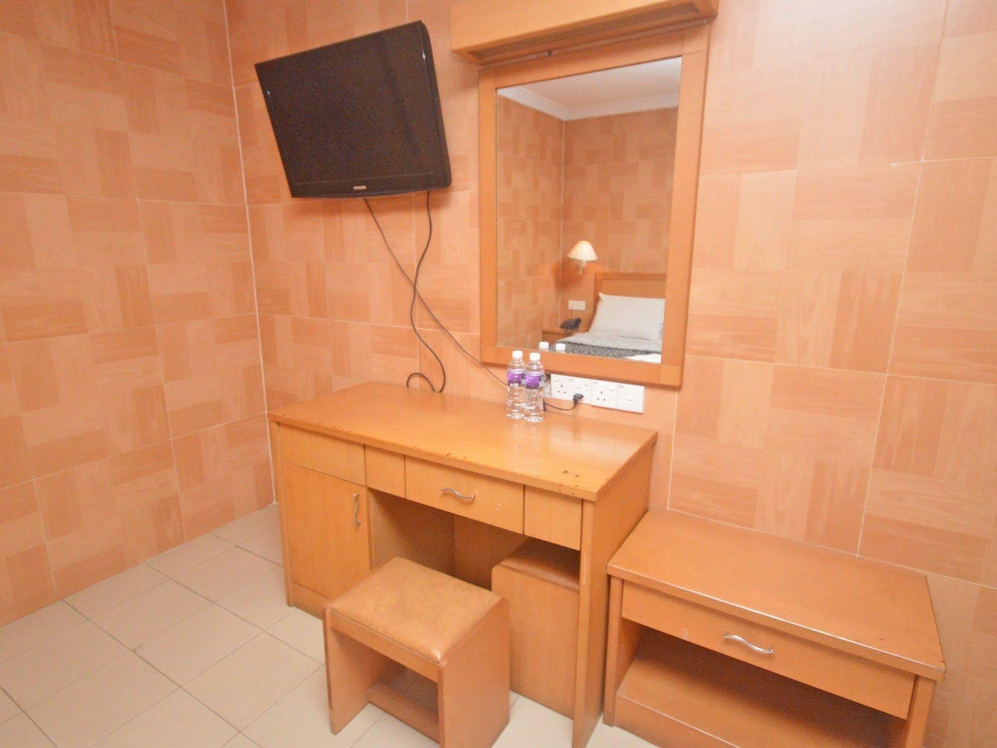 Nida Rooms Nagoya Business Center Batam Экстерьер фото