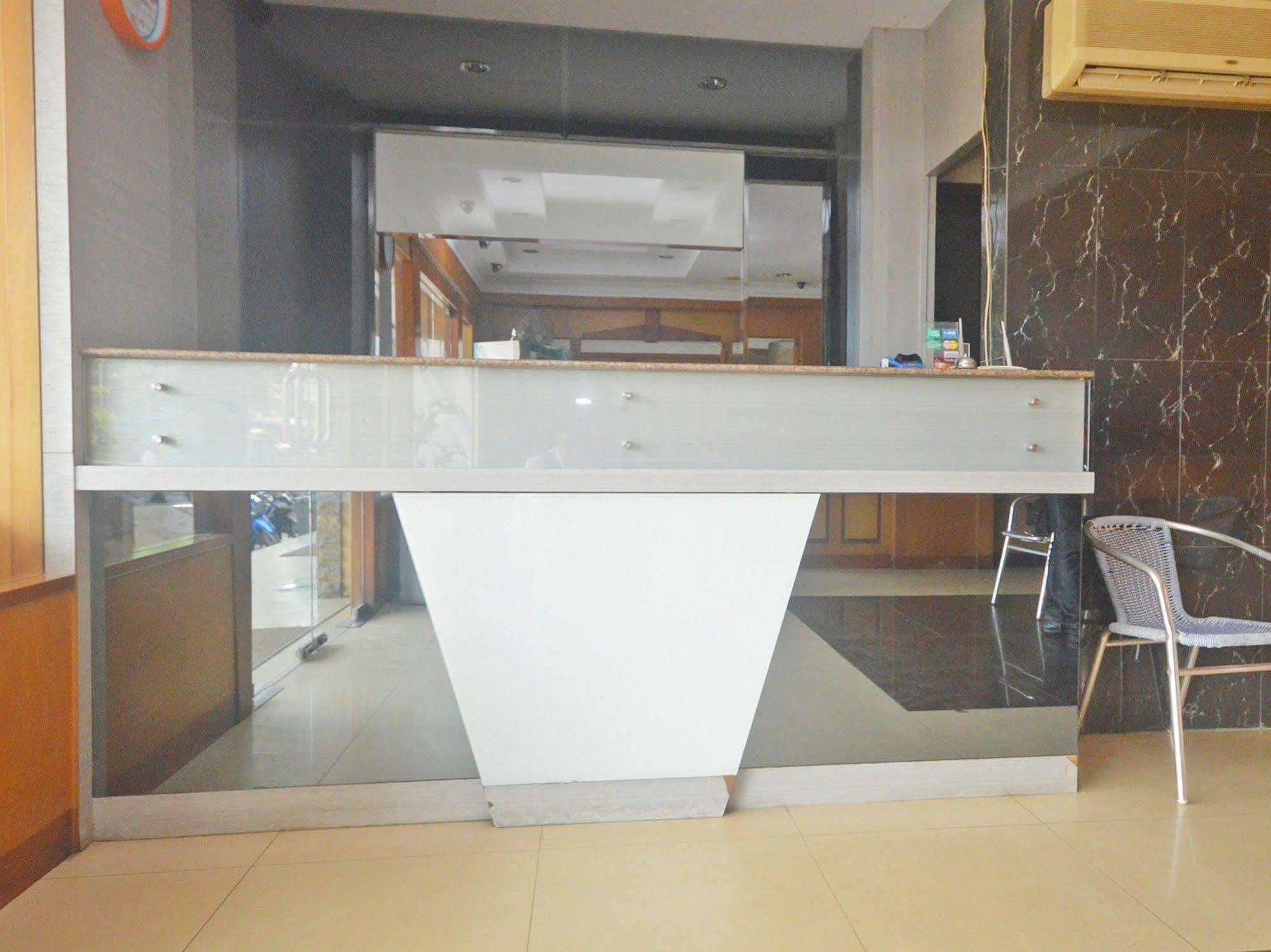 Nida Rooms Nagoya Business Center Batam Экстерьер фото